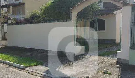 SELECIONE - Casa 4 quartos, sendo 1 suíte