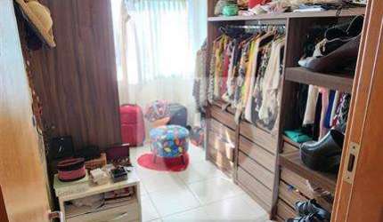 Apartamento à Venda com 178 metros quadrados, 3 quartos e 2 vagas na garagem.