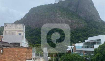 SELECIONE - Cobertura 3 quartos, sendo 1 suíte