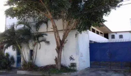 Galpão para alugar, 350 m² por R$ 7.000,00/mês - Vila Capri - Araruama/RJ