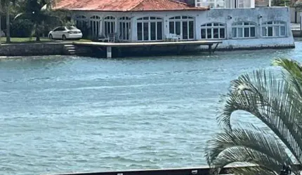 MARAVILHOSA CASA - ALTO PADRÃO, - CANAL NAVEGÁVEL - 7 QUARTOS - OGIVA - CABO FRIO