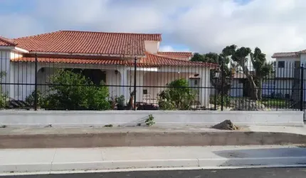 Casa com 6 dormitórios à venda, 600 m² por R$ 1.300.000,00 - Coqueiral - Araruama/RJ