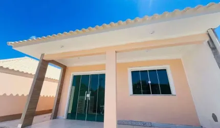 Casa com 3 dormitórios à venda, 101 m² por R$ 425.000,00 - Praça da Bandeira - Araruama/RJ