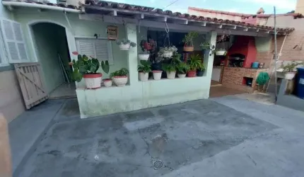 Casa com 2 dormitórios à venda, 92 m² por R$ 300.000,00 - Praça da Bandeira - Araruama/RJ