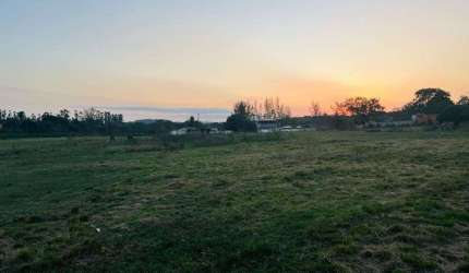 Terreno à venda, 28000 m² por R$ 2.500.000,00 - Três Vendas - Araruama/RJ