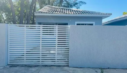 Casa com 2 dormitórios à venda, 69 m² por R$ 290.000,00 - Bananeiras - Araruama/RJ