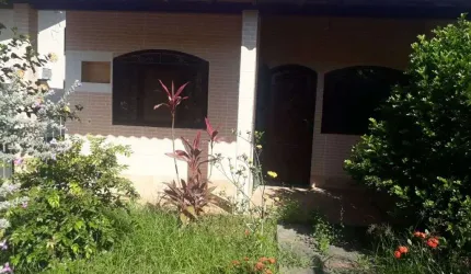 Casa com 2 dormitórios à venda, 80 m² por R$ 240.000,00 - Praia do Barbudo - Araruama/RJ
