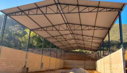 Galpão à venda, 360 m² por R$ 960. - Novo Mundo - Bom Jardim/RJ