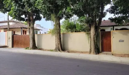 Casa com 5 dormitórios à venda, 200 m² por R$ 800.000 - Parque Hotel - Araruama/RJ