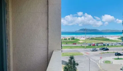 Apartamento com 3 dormitórios à venda, 2014 m² por R$ 1.100.000,00 - Praia do Forte - Cabo Frio/RJ