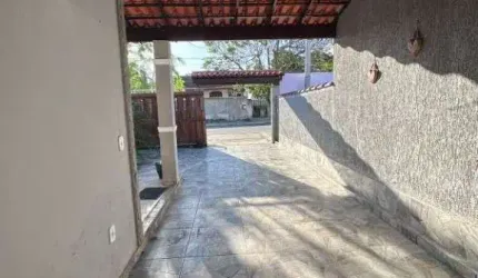 Casa com 3 dormitórios à venda, 128 m² por R$ 480.000 - Vila Capri - Araruama/RJ