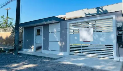 Casa com 3 dormitórios à venda, 130 m² por R$ 550.000,00 - Coqueiral - Araruama/RJ