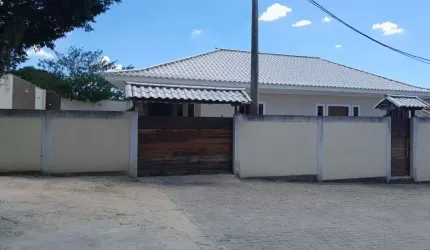 Casa com 3 dormitórios, 250 m² - venda por R$ 690.000,00 ou aluguel por R$ 3.471,15/mês - Praca da Bandeira - Araruama/RJ