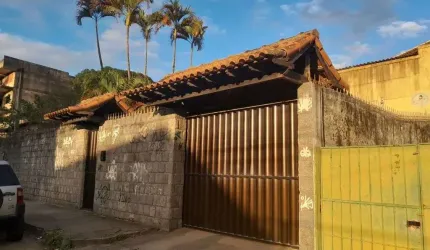 Casa com 4 dormitórios, 200 m² - venda por R$ 1.800.000,00 ou aluguel por R$ 5.000,00/mês - Parque Hotel - Araruama/RJ