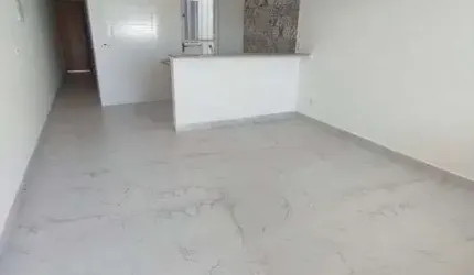 Casa linear 2 qts c/suíte e quintal frente a Praia da Brisa - Guaratiba