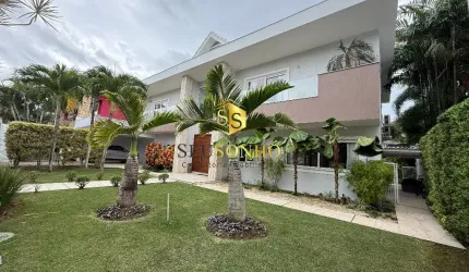 Casa triplex 5 suítes c/piscina e área gourmet - Santa Mônica Jardins Barra da Tijuca