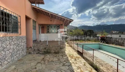 Sobrado com 3 quartos, Chácara São Francisco - Poços de Caldas