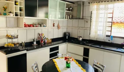 Casa de 3 Quartos a venda no setor Guanabara