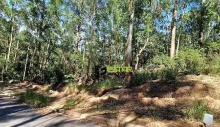 Terreno à venda com 700 m²