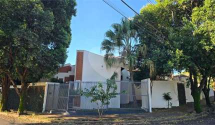 Casa com 4 quartos à venda ou para locação em Jardim Morumbi - SP