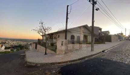 Casa para aluguel, 6 quartos, 1 suíte, 4 vagas, Nova Rússia - Ponta Grossa/PR
