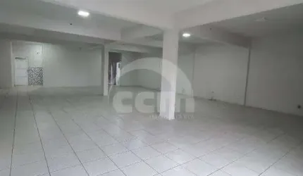 Excelente comercial para locação no Bairro Uvaranas