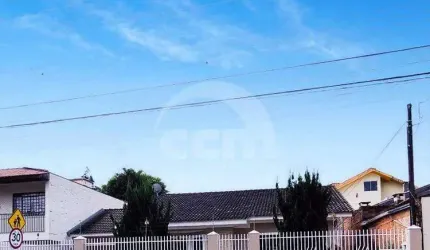 Casa 3 quartos sendo 1 suíte para locação no Bairro Uvaranas