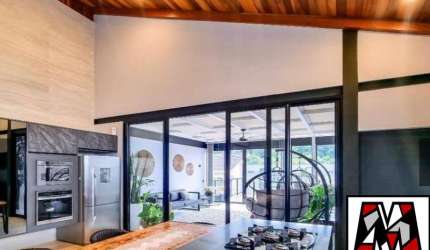 Casa Nova em Condomínio Fechado