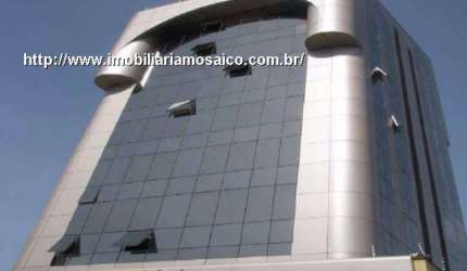 Sala comercial com localização privilegiada, próxima da Av Nove de Julho, desocupada,