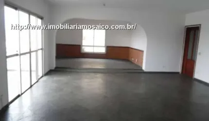 Amplo apartamento no centro, permuta