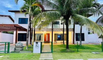 Casa de 5 suítes em Busca Vida - Camaçari