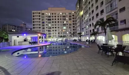 Apartamento 2/4 Andar alto em condomínio - Buraquinho
