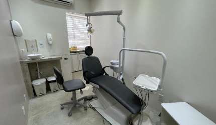 Sala no Eliza Mall toda mobiliada para consultório dentário- 38,70m2-Japiim/ Distrito Industrial