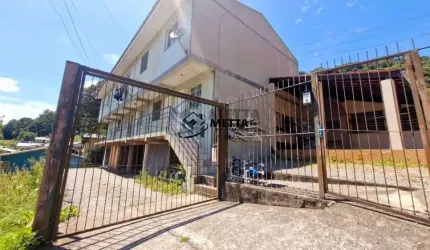 Excelente Sobrado em Condomínio à Venda no Mariani