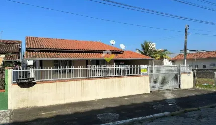 Casa com 3 quartos à venda na 650, 539, Centro, Balneário Piçarras por R$ 750.000