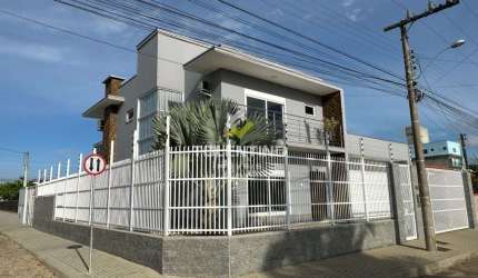 Casa com 3 quartos à venda na Josiane Girardi, 163, Centro, Penha por R$ 2.600.000