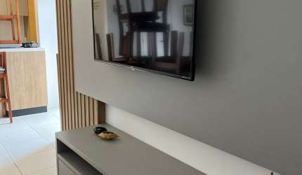 LINDO APARTAMENTO MOBILIADO NO CENTRO DE BALNEARIO PIÇARRAS A 170 METROS DA PRAIA