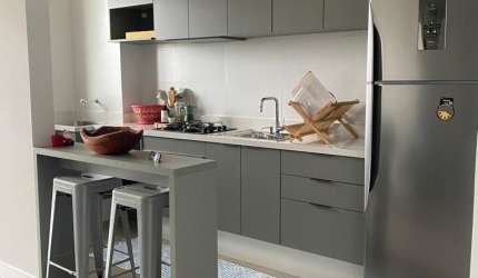 APARTAMENTO NO CENTRO DE BALNEARIO PIÇARRAS MOBILIADO E DECORADO