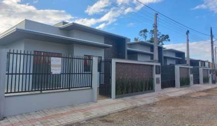 OTIMA CASA COM QUINTAL E PISCINA