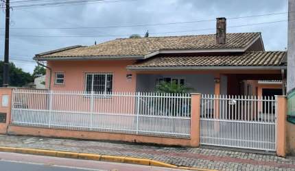 linda casa na avenida emanuel pinto