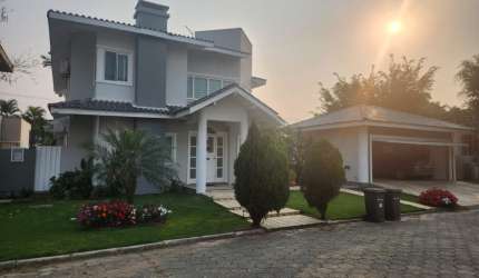 CASA DOS SONHOS NO CENTRO DE ITAJAI EM CONDOMINIO