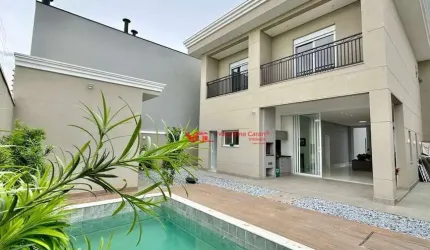 Linda Casa em Estilo Neoclássico com 4 dormitórios à venda, 271 m² por R$ 2.545.000