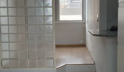 Apartamento reformado 35m2 01dorm rua Maria Antônia em frente ao mackenzie.