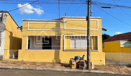 Casa para Locação em Brotas, Centro, 2 dormitórios, 1 banheiro, 3 vagas