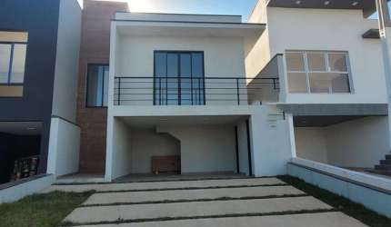 Casa assobradada nova à venda, 3 suítes, escritório, Condomínio Gran Reserve, Indaiatuba.