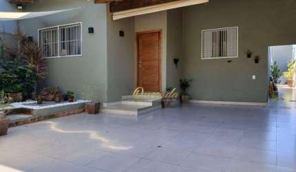 Casa térrea à venda, 3 suítes, planejados, piscina, Jardim Europa II, Indaiatuba.