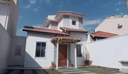 Sobrado à venda, 2 suítes, planejados, Condomínio Villaggio Di Itaici, Indaiatuba.