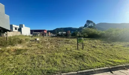 LINDO TERRENO AO LADO DA ÁREA VERDE