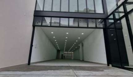 prédio comercial localização com grande fluxo de pessoas,   estacionamento para 15 vagas