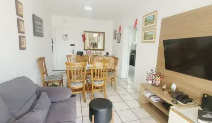 Apartamento com três dormitórios na Praia Comprida, São José/SC
